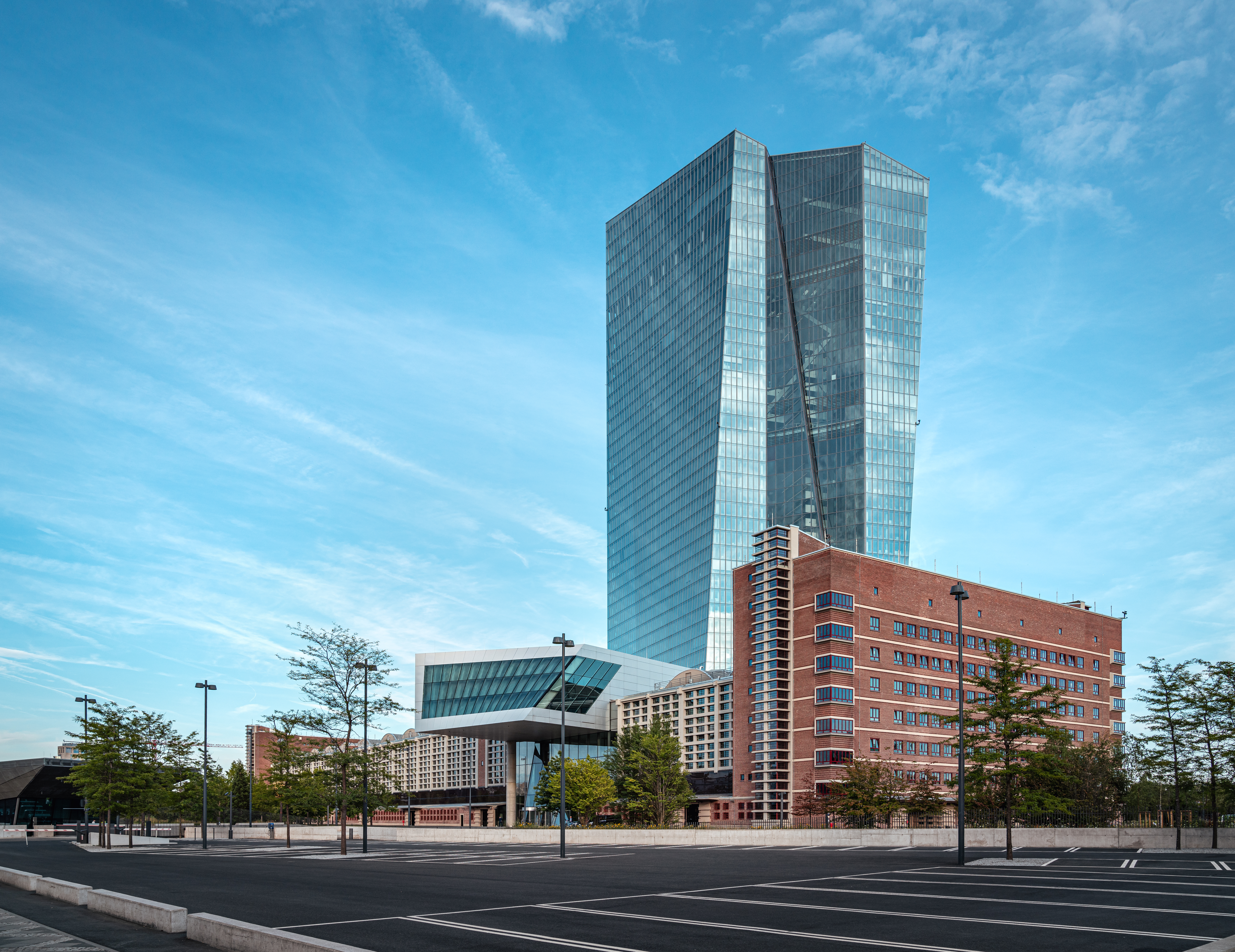 사진(Wikimedia Commons): 프랑크푸르트 ECB 건물(자료). 금리 결정.