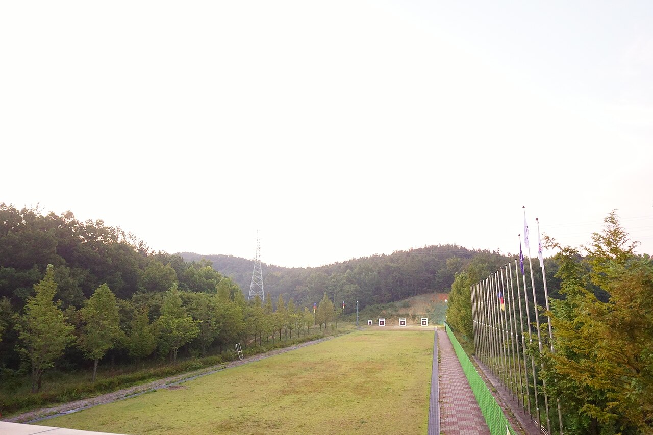 사진(Wikimedia Commons): 국궁(궁도) 장(자료). 남벌.